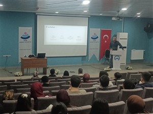 Eğitim Fakültesi Öğrencilerine Yönelik TÜBİTAK 2209-A/B Bilgilendirme Eğitimi Gerçekleştirildi