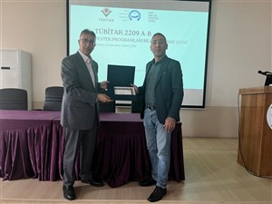 Mühendislik Fakültesi Öğrencilerine TÜBİTAK 2209-A/B Proje Eğitimi Verildi