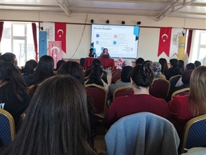Güzelyurt MYO Öğrencilerine TÜBİTAK 2209-A/B Proje Eğitimi Verildi